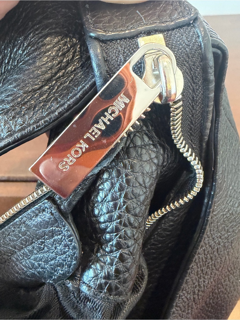Michael Kors black leather hobo bag - Picture 6 of 17